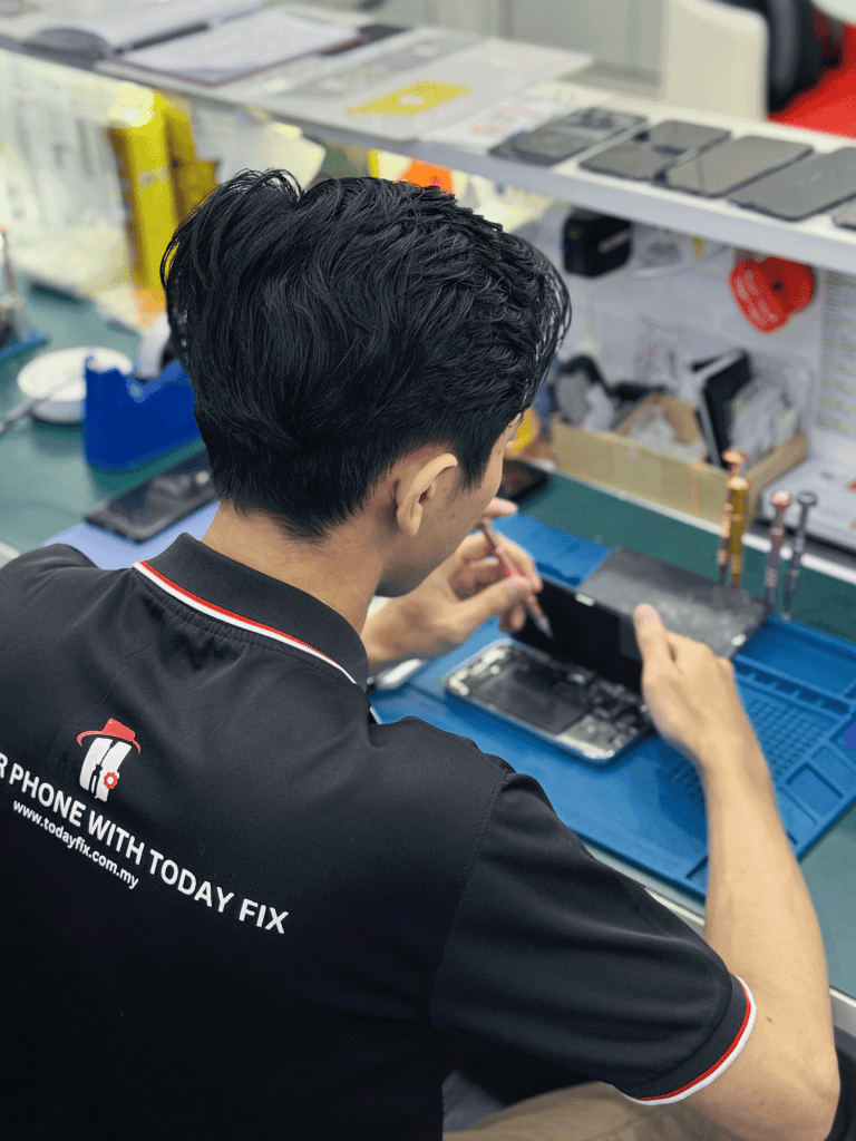 image_0000_IMG_6941.JPG phone screen repair